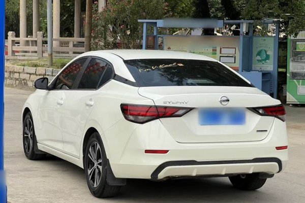 Nissan Sylphy 2020, 99000 км, за 10243 USD