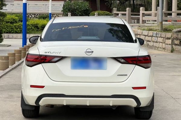 Nissan Sylphy 2020, 99000 км, за 10243 USD