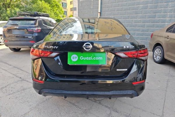 Nissan Sylphy 2021, 66400 км, за 9617 USD