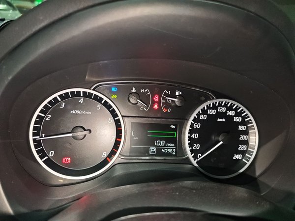 Nissan Sylphy 2021, 40900 км, за 11839 USD - фото 15