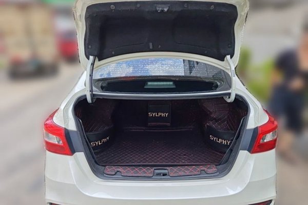 Nissan Sylphy 2021, 49400 км, за 8957 USD