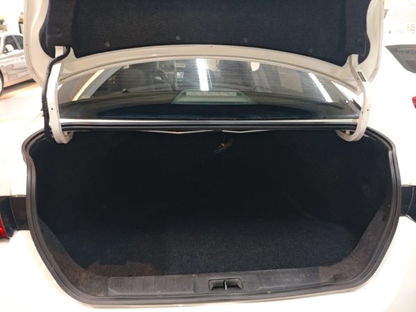 Nissan Sylphy 2021, 70300 км, за 10352 USD