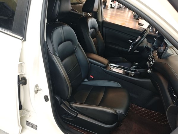 Nissan Sylphy 2021, 70300 км, за 10352 USD