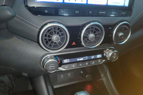 Nissan Sylphy 2023, 10100 км, за 13479 USD - фото 15