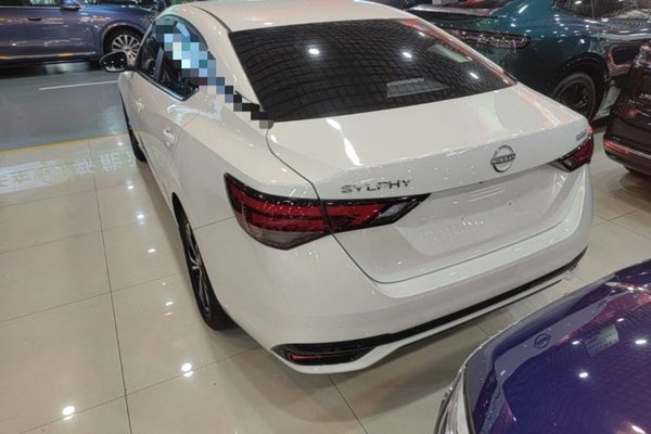 Nissan Sylphy 2023, 10100 км, за 13479 USD
