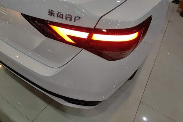 Nissan Sylphy 2023, 10100 км, за 13479 USD - фото 9