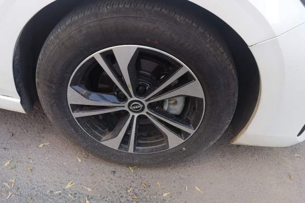 Nissan Sylphy 2023, 59200 км, за 11533 USD