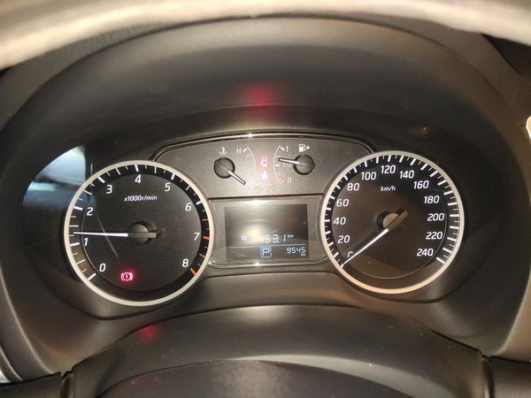 Nissan Sylphy 2024, 9500 км, за 7908 USD - фото 12