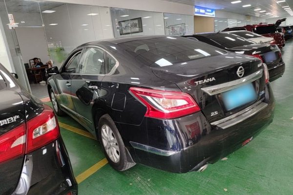 Nissan Teana 2013, 83400 км, за 9522 USD