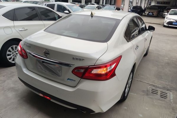 Nissan Teana 2016, 61200 км, за 11134 USD - фото 10