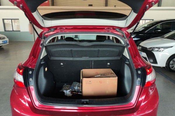 Nissan Tiida 2016, 108800 км, за 7016 USD - фото 22