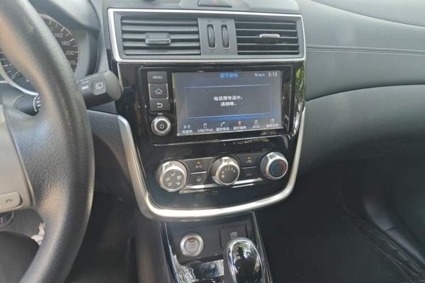 Nissan Tiida 2016, 98100 км, за 7017 USD
