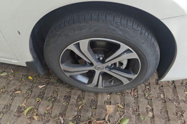 Nissan Tiida 2016, 98100 км, за 7017 USD - фото 15