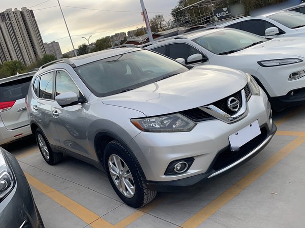 Nissan X-Trail 2014 2.0L CVT Comfort Edition 2WD, 2014 года