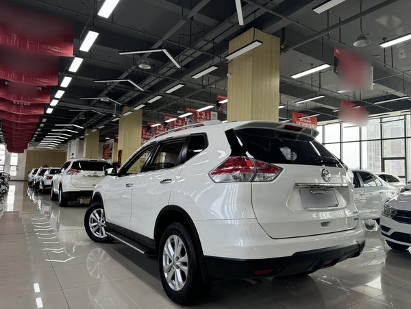 Nissan X-Trail 2014, 33600 км, за 11821 USD