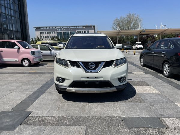 Nissan X-Trail 2014, 75100 км, за 8910 USD