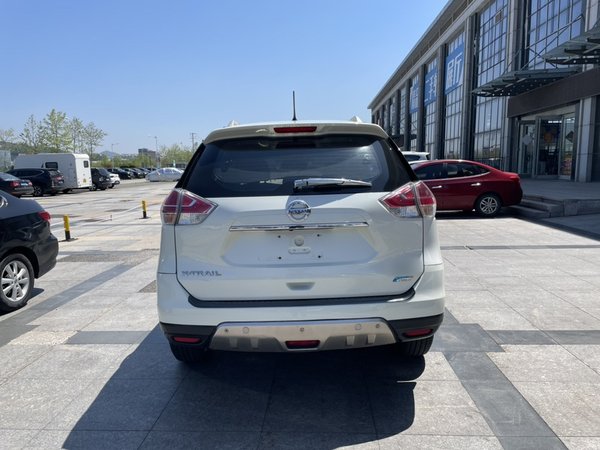 Nissan X-Trail 2014, 75100 км, за 8910 USD