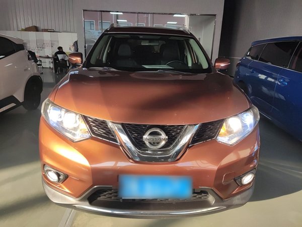 Nissan X-Trail 2014 2.5L CVT Luxury Edition 4WD, 2014 года
