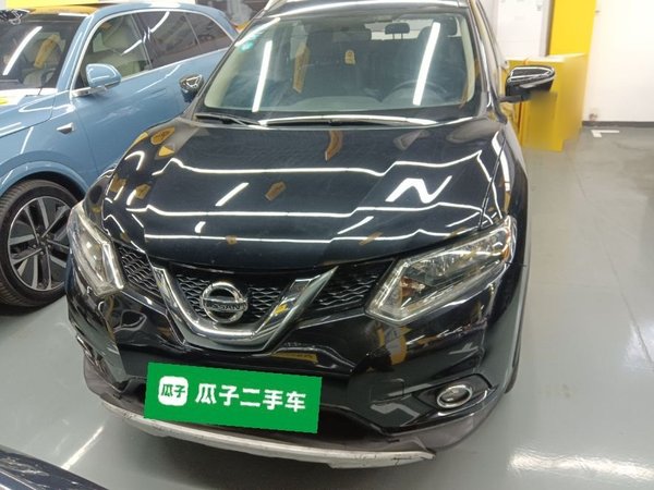 Nissan X-Trail 2015 2.0L CVT Comfort MAX Edition 2WD, 2015 года