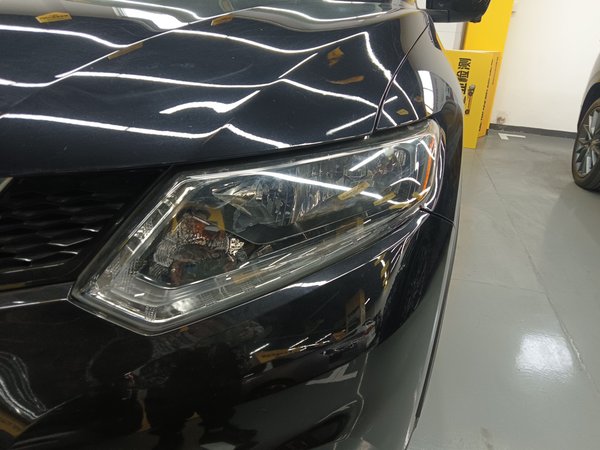 Nissan X-Trail 2015 2.0L CVT Comfort MAX Edition 2WD, 2015 года
