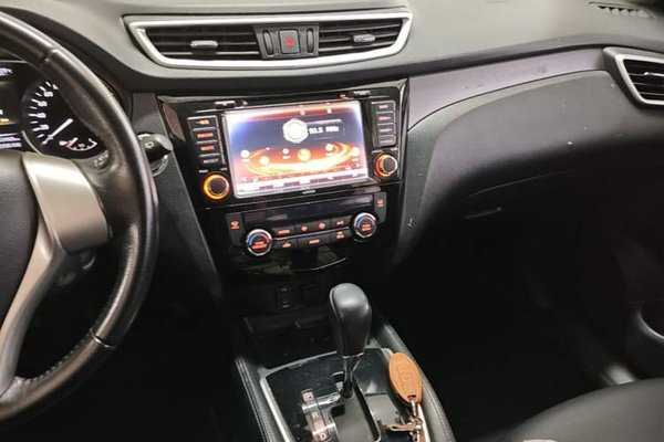 Nissan X-Trail 2015, 112400 км, за 7722 USD