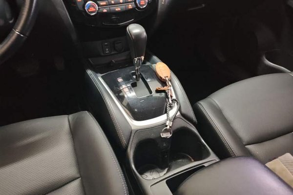 Nissan X-Trail 2015, 112400 км, за 7722 USD