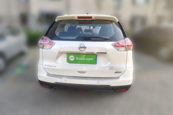 Nissan X-Trail 2015, 106600 км, за 7740 USD