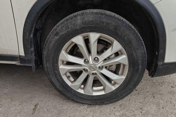 Nissan X-Trail 2016, 90500 км, за 9788 USD