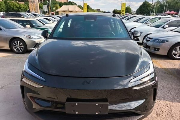 ONVO L60 2025, 9500 км, за 20866 USD