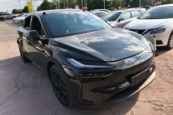 ONVO L60 2025, 9500 км, за 20866 USD