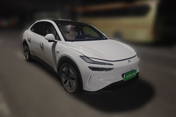 ONVO L60 2025, 35000 км, за 17088 USD