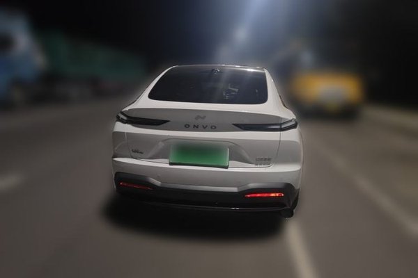 ONVO L60 2025, 35000 км, за 17088 USD