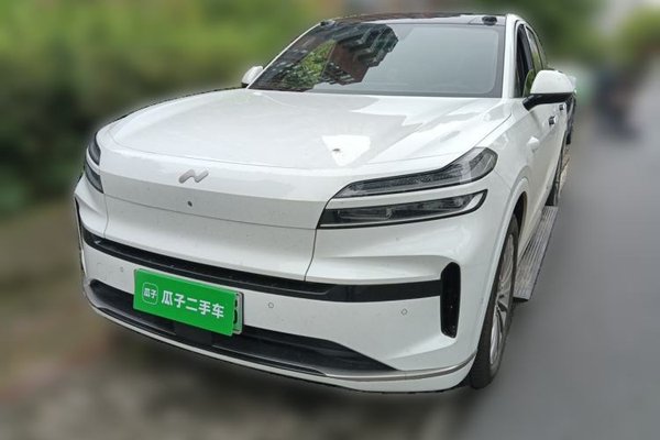 ONVO Luxeed L90 · 2025 год