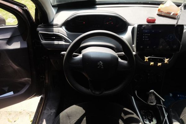 Peugeot 2008 2014, 108000 км, за 4813 USD - фото 7