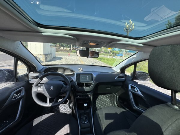 Peugeot 2008 2014, 113000 км, за 4145 USD