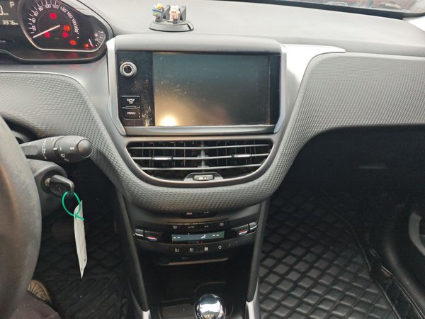 Peugeot 2008 2014, 113000 км, за 4145 USD - фото 14