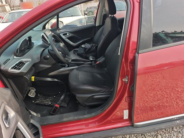 Peugeot 2008 2014, 104100 км, за 4597 USD - фото 18