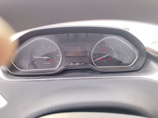 Peugeot 2008 2014, 130900 км, за 2944 USD - фото 12