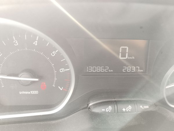 Peugeot 2008 2014, 130900 км, за 2944 USD - фото 13