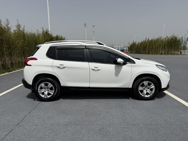 Peugeot 2008 2014, 102000 км, за 5249 USD