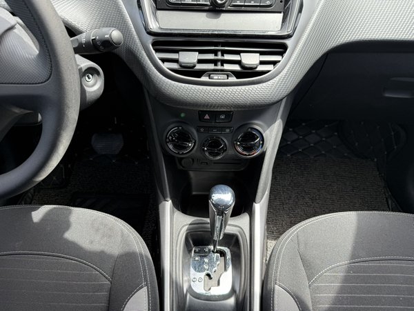 Peugeot 2008 2014, 102000 км, за 5249 USD - фото 14