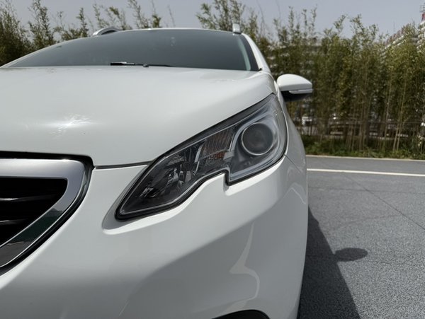 Peugeot 2008 2014, 102000 км, за 5249 USD