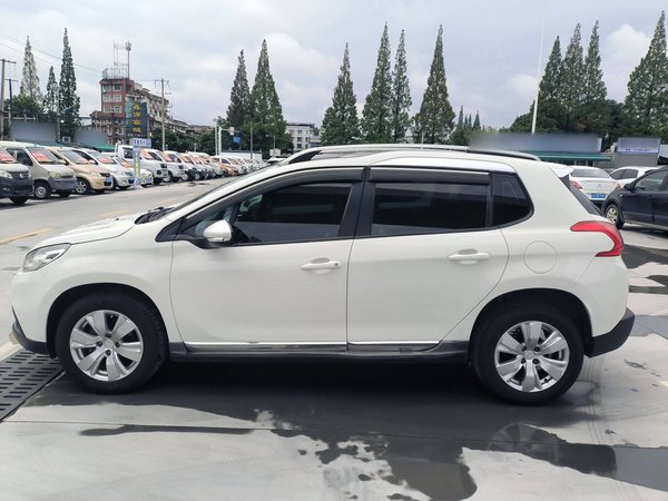 Peugeot 2008 2014, 110200 км, за 4959 USD