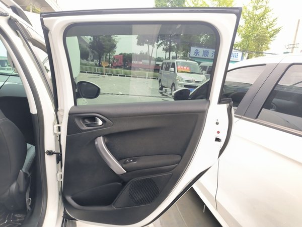 Peugeot 2008 2014, 110200 км, за 4959 USD - фото 24