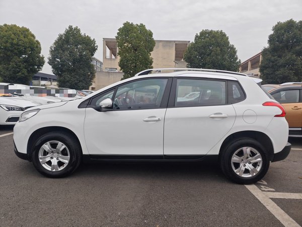 Peugeot 2008 2014, 93000 км, за 5567 USD