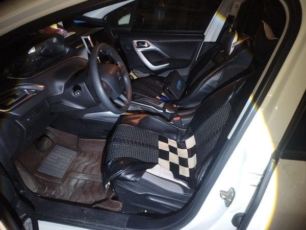 Peugeot 2008 2015, 54500 км, за 4886 USD - фото 14