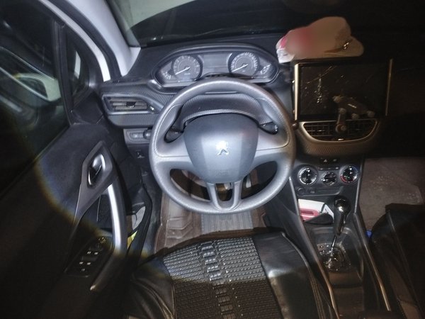 Peugeot 2008 2015, 54500 км, за 4886 USD - фото 9