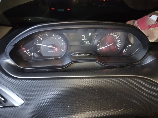 Peugeot 2008 2015, 54500 км, за 4886 USD - фото 10