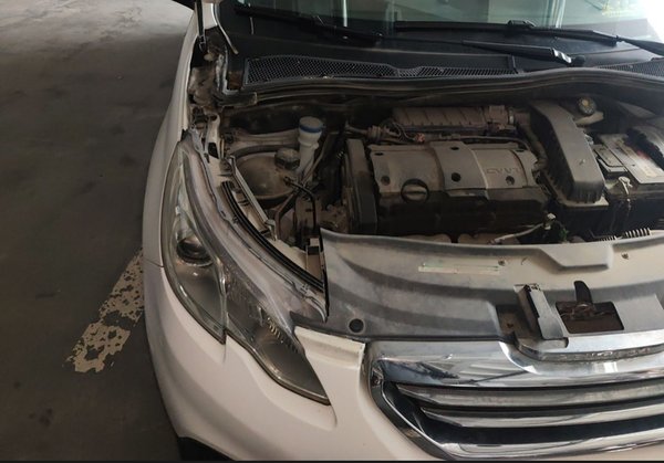 Peugeot 2008 2015, 71500 км, за 5574 USD