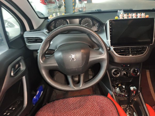 Peugeot 2008 2015, 71500 км, за 5574 USD - фото 10